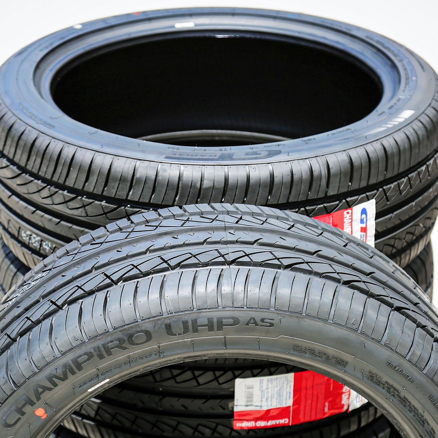GT Radial CHAMPIRO UHP AS 245/45R20 tire