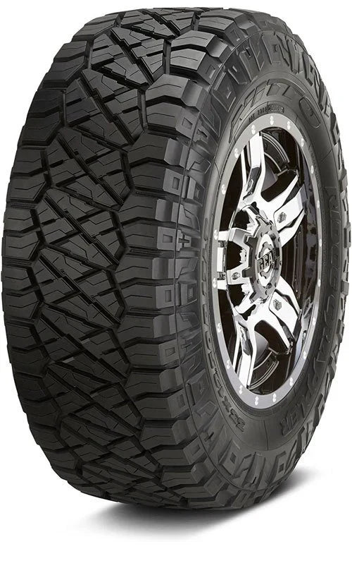 Nitto CD GRAPPLER 225/70R19.5 tire