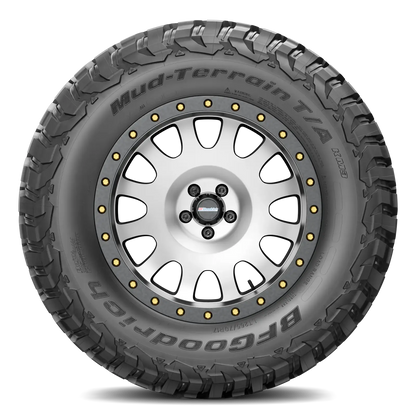 BFGoodrich Mud Terrain T/A KM3 tire — tread view