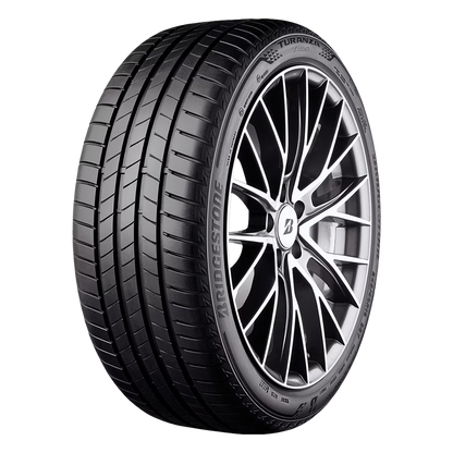 Bridgestone Turanza T005 angled view