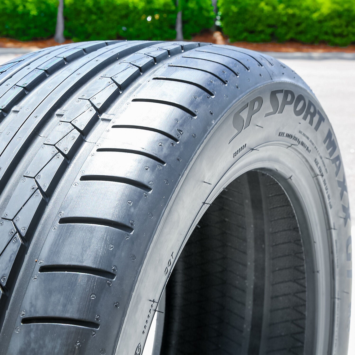 265/35R20 XL 99Y LR2 DUNLOP XL SP SPORT MAXX GT BLACK - All-Season Tire