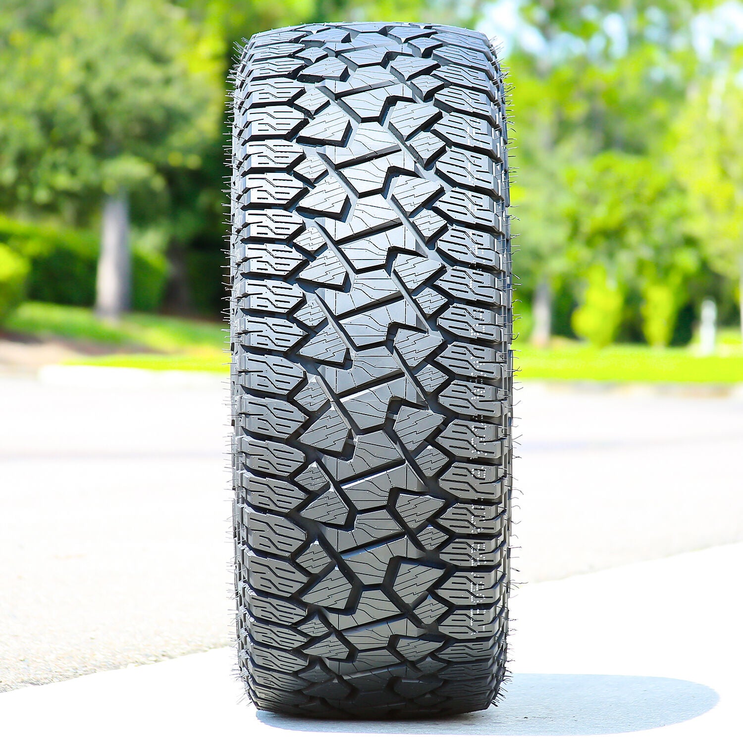 Gladiator X Comp A/T 275/65R20 tire