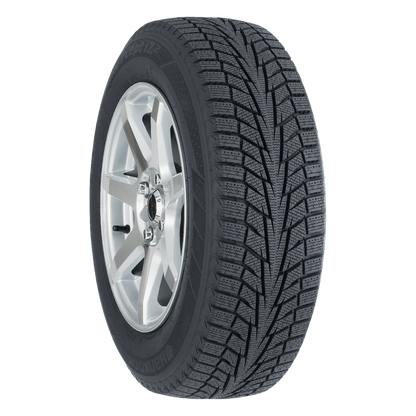 Hankook Winter i*cept iZ2 angled view