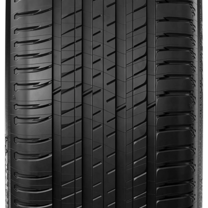 Michelin Latitude Sport 3 tire — tread close-up