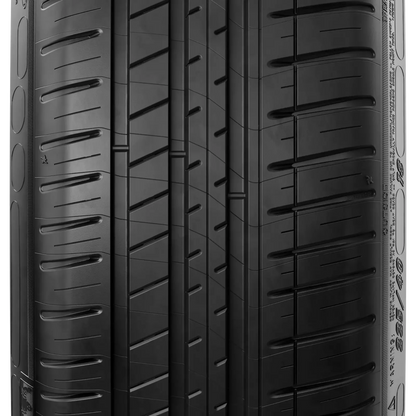 Michelin Pilot Sport 3 tire — tread close-up