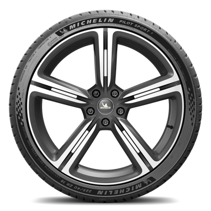 Michelin Pilot Sport 5 tire — tread view