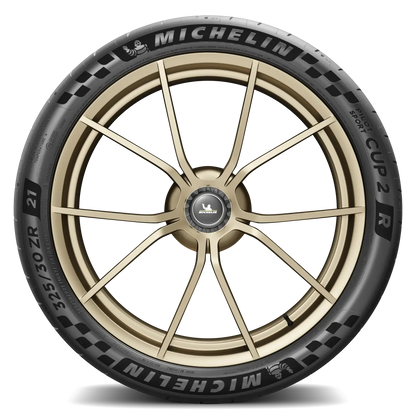 Michelin Pilot Sport Cup 2 R tire — tread view