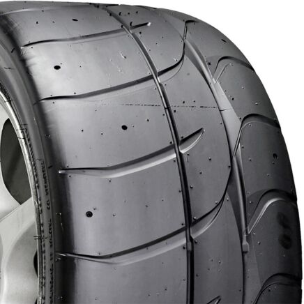 235/35R19 87Y NITTO 235/35ZR19 () NT01 - All-Season Tire